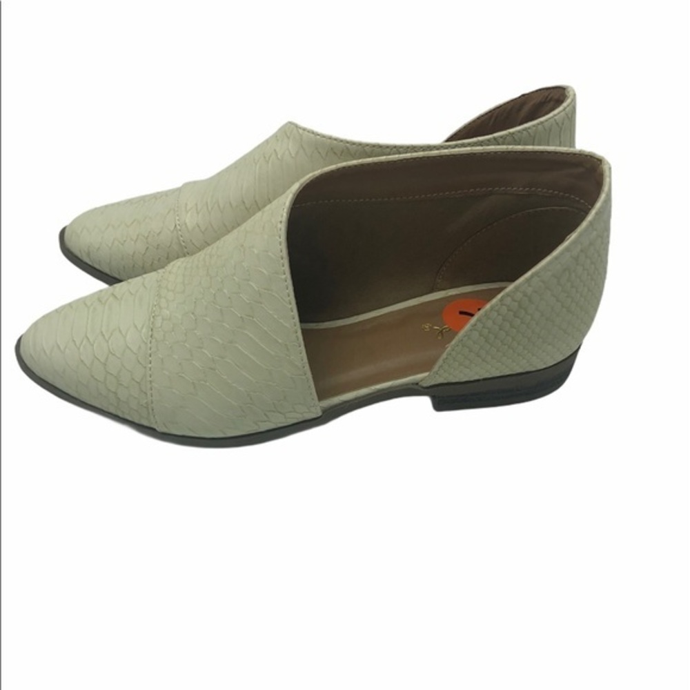 Cream‎ Snakeskin Embossed D'Orsay Pointed Toe Flats Asymmetrical Cutout Shoes 7